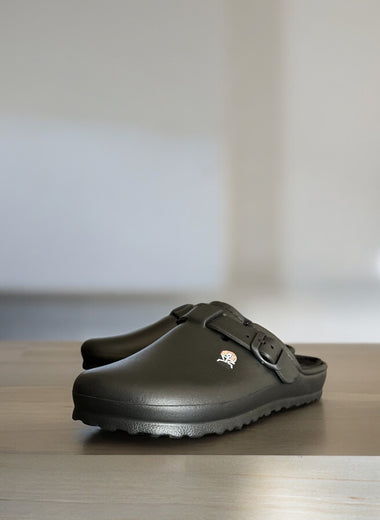 Akimbo n Bob Buckled Kicks