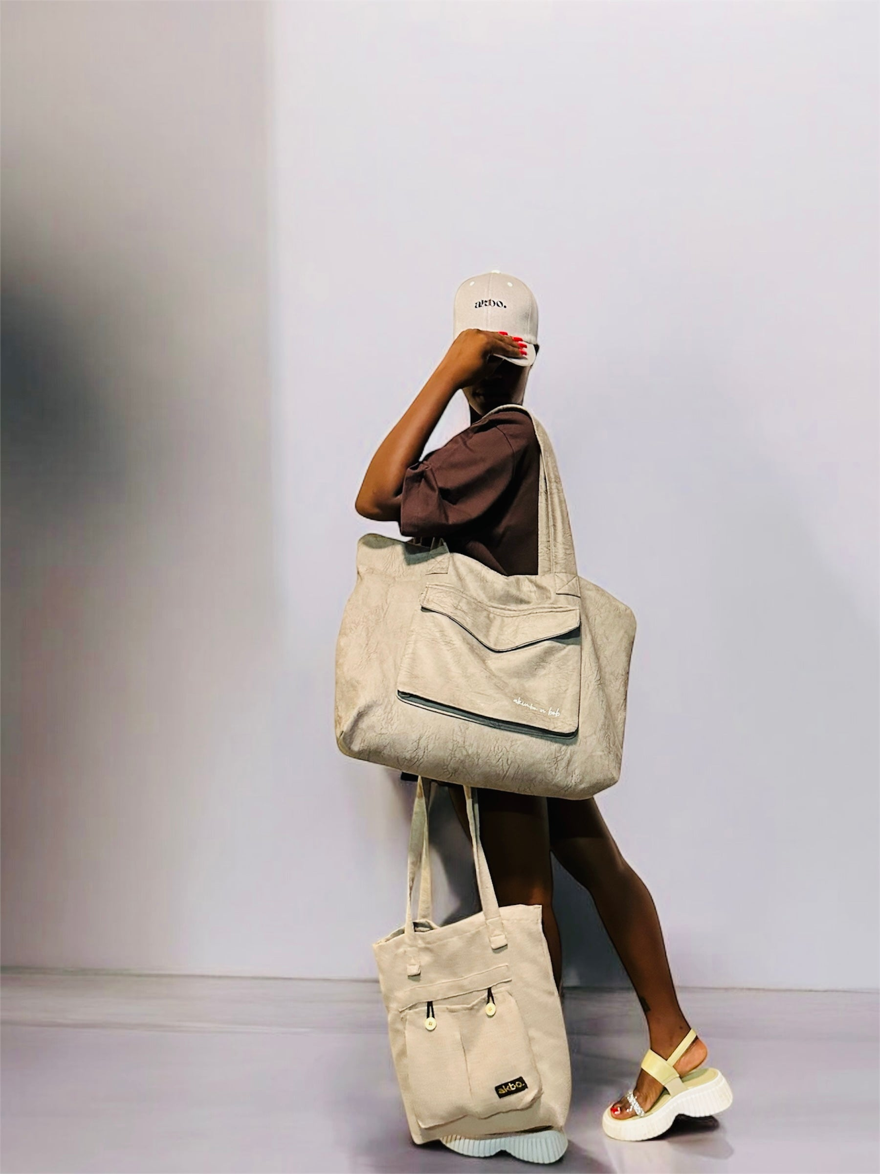 Akimbo n Bob Tote Bags Collection