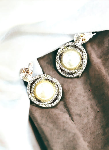 Akimbo n Bob Glam Diamond Earrings Jewelry