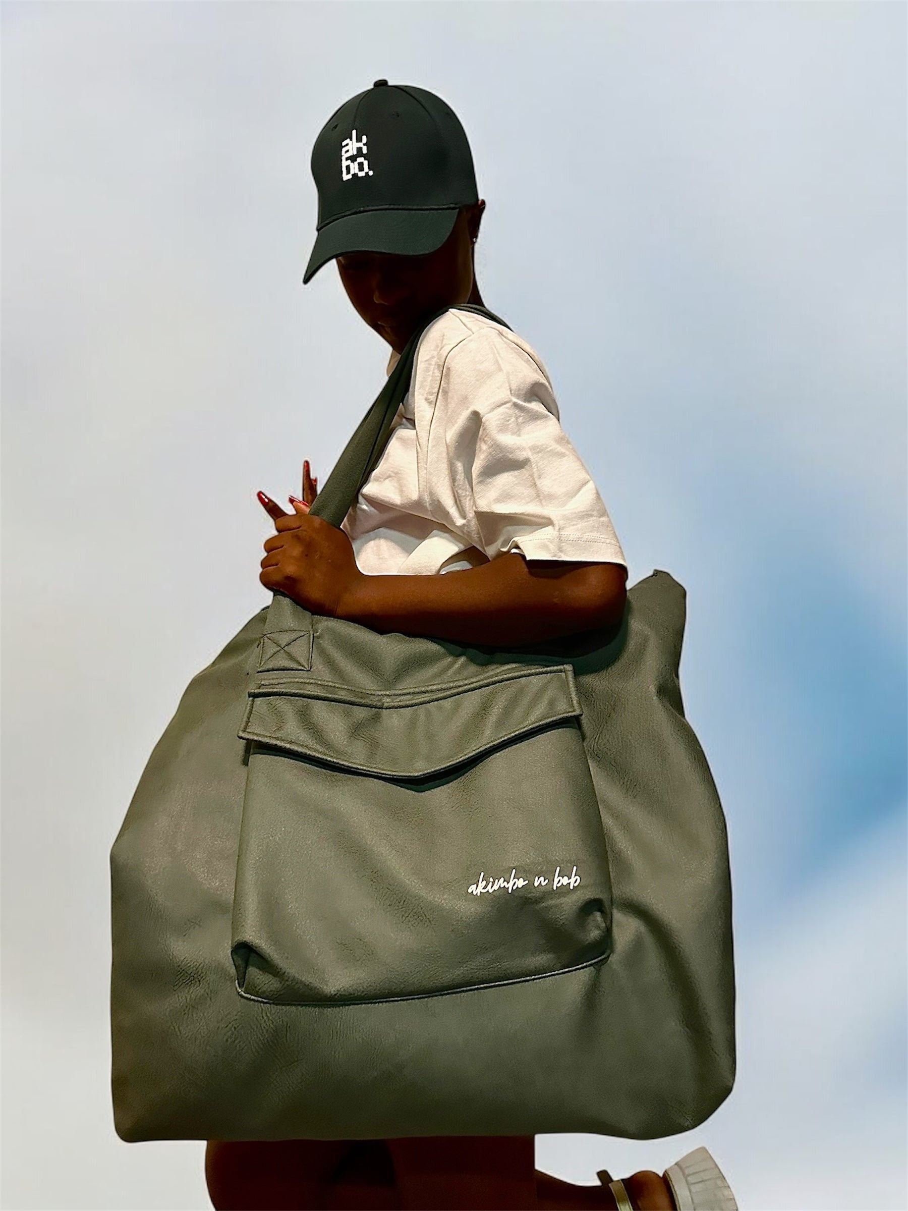 Akimbo n Bob Weekender Tote Bag