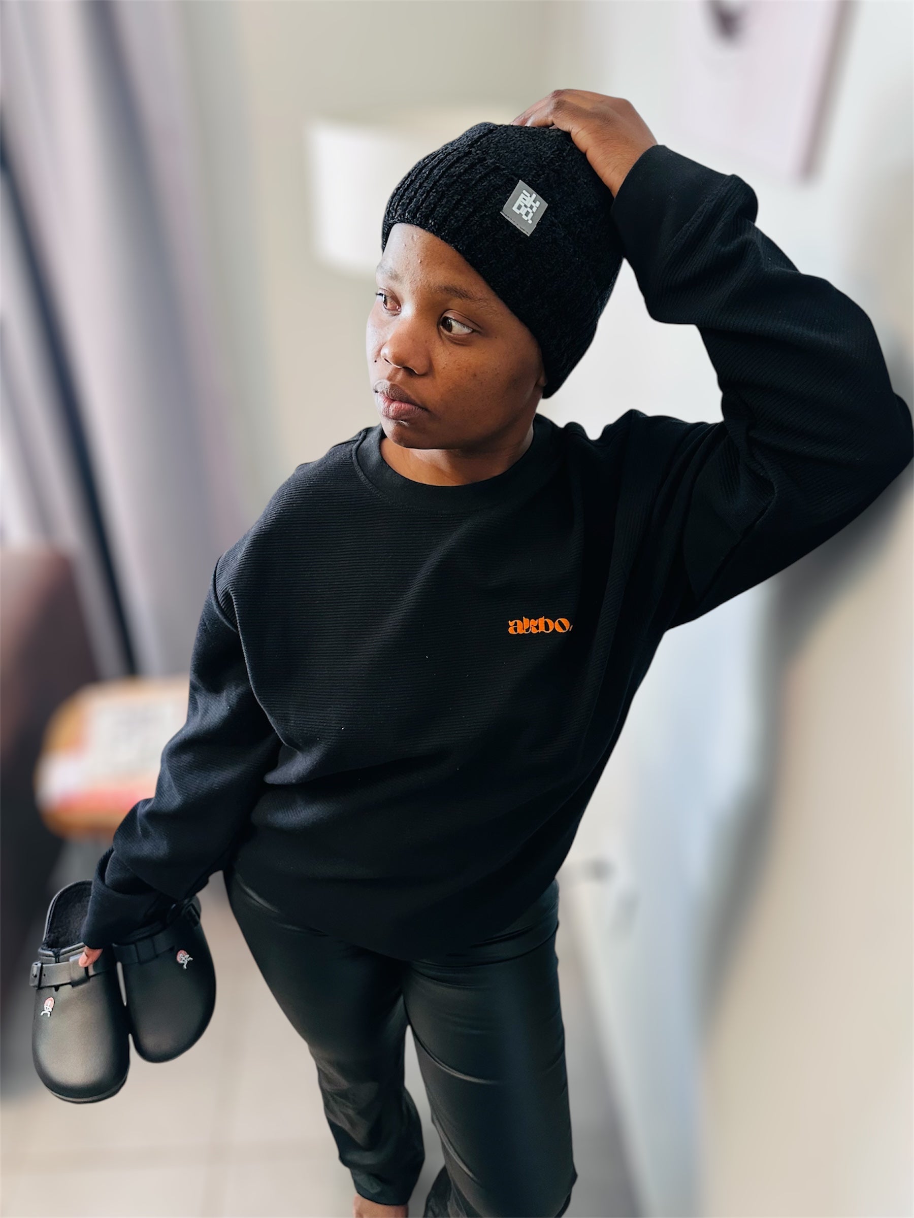 Akimbo n Bob Pristine Sweat Shirt Garb