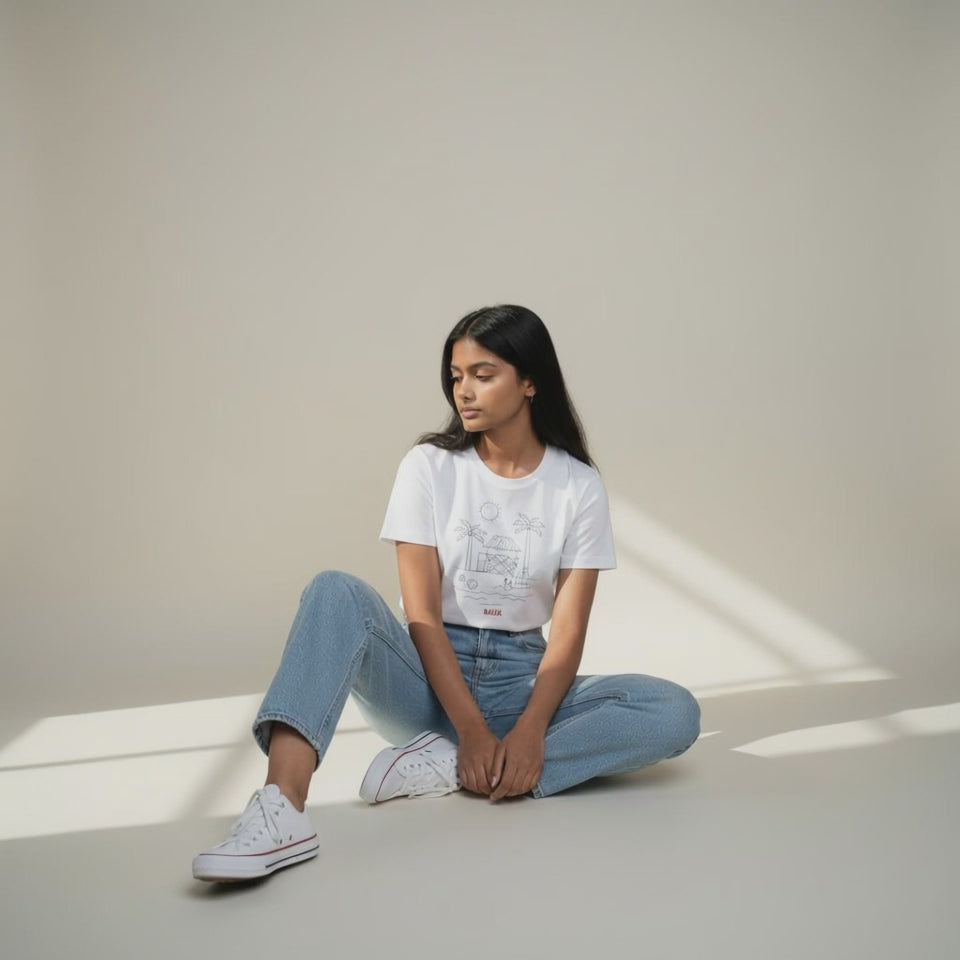 Akimbo n Bob Coming Tee Women's Garb