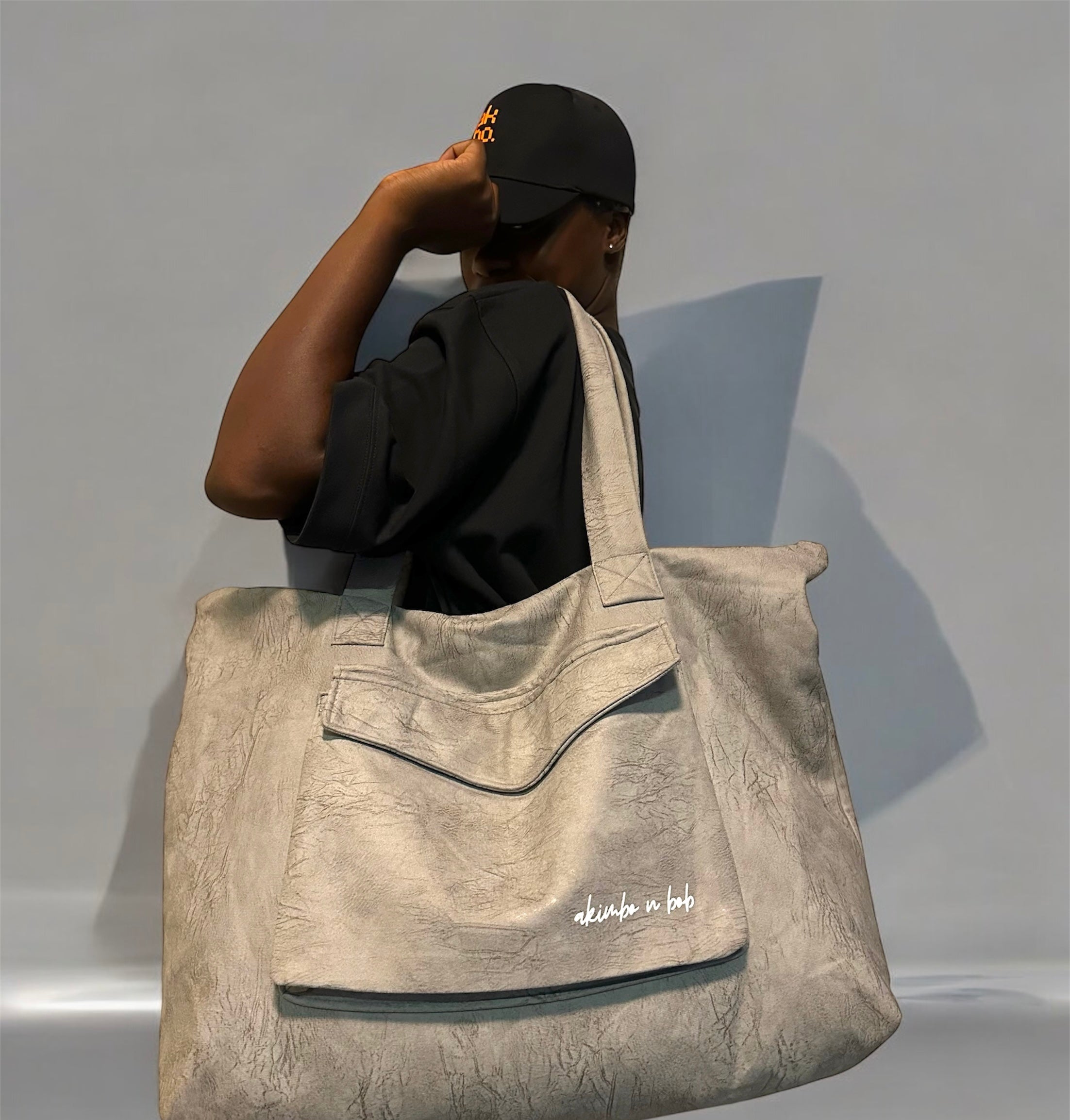 Akimbo n Bob Weekender Tote Bag-8