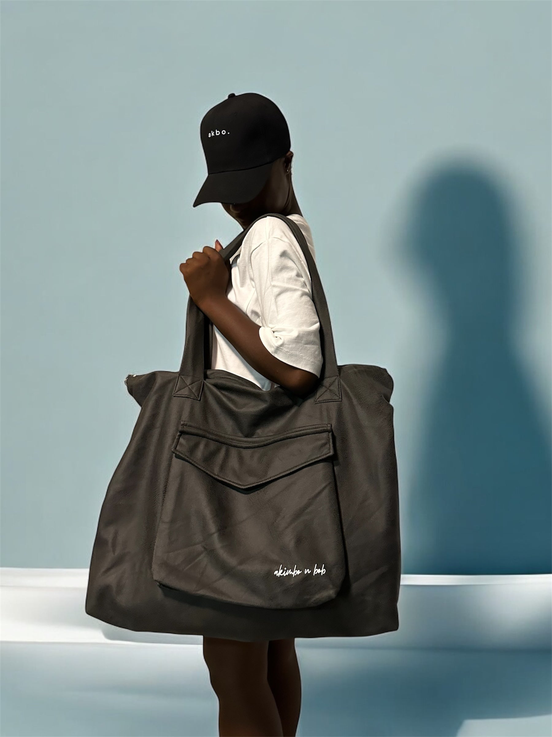 Akimbo n Bob Weekender Tote Bag-4