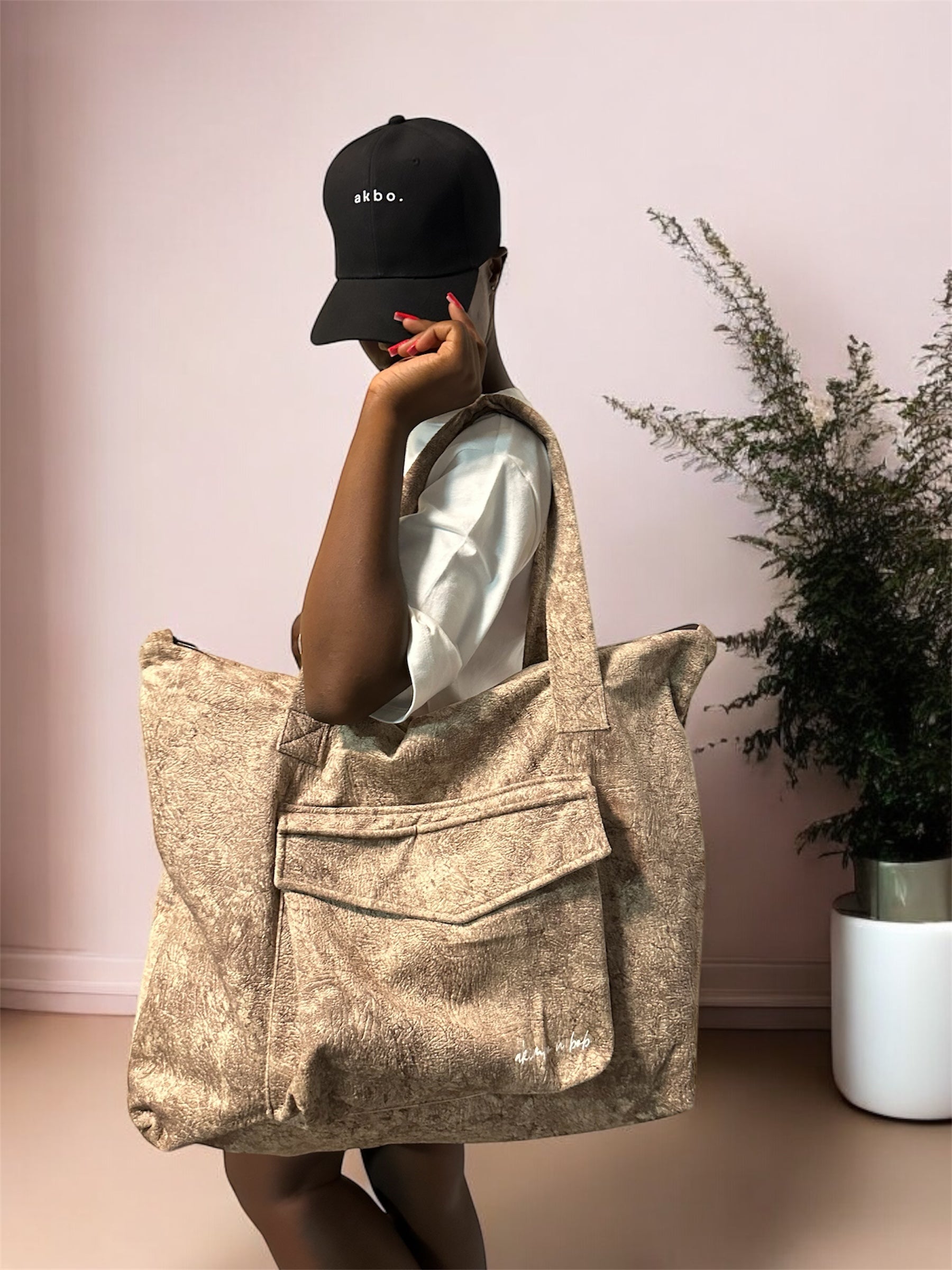 Akimbo n Bob Weekender Tote Bag-9