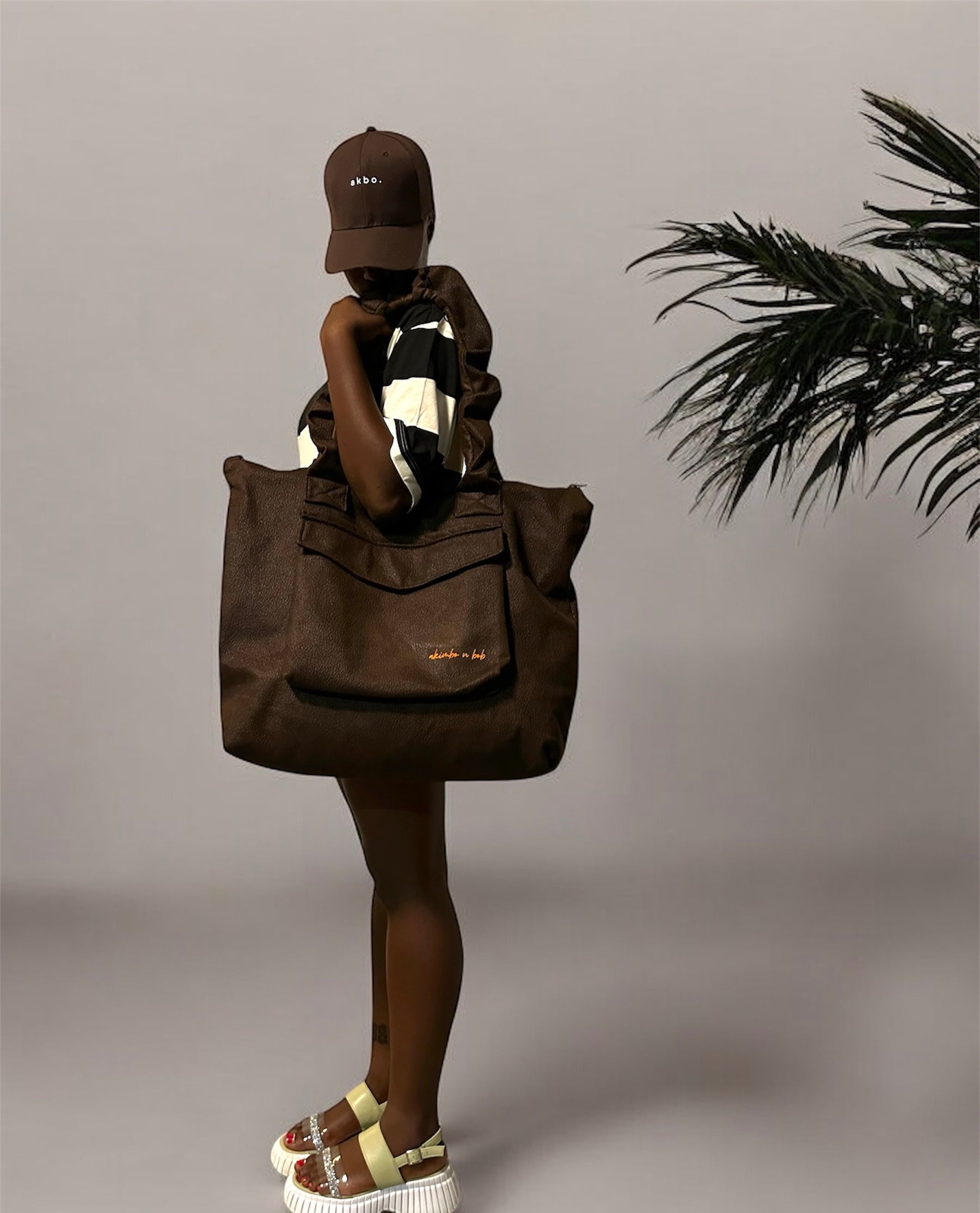 Akimbo n Bob Weekender Tote Bag-6