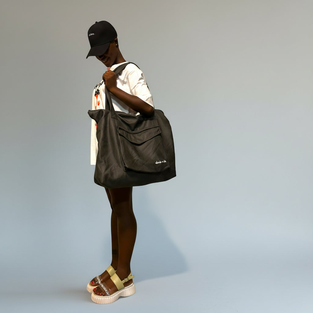 Akimbo n Bob Weekender Tote Bag